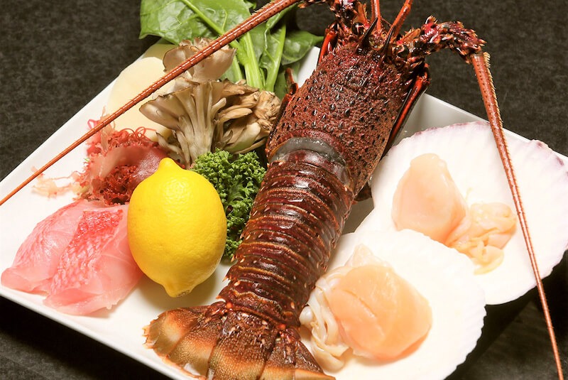 伊勢海老・帆立・魚介と野菜の盛り合わせ